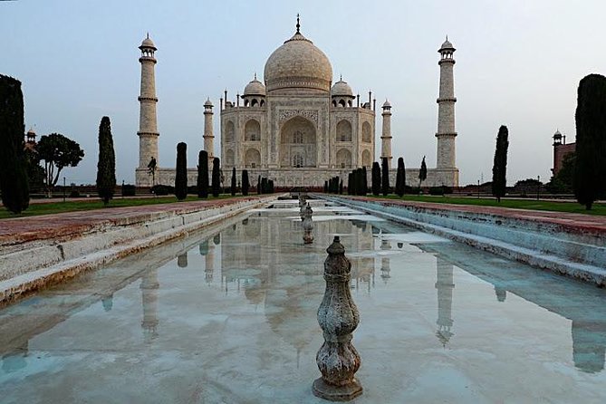 1-Day Trip to The Taj Mahal and Agra from Delhi - Agra Fort: Akbar’s red sandstone and a maze you can actually follow