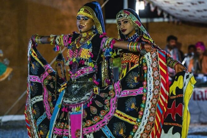 3-Day Luxury Golden Triangle Tour: New Delhi, Agra & Jaipur - Day 1 in Delhi: from Lutyens’ Delhi to Old Delhi chaos-control