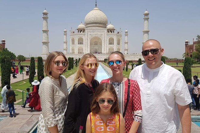 4-Days Private Golden Triangle Tour India - Delhi Agra Jaipur Tour - Day 1 in Delhi: Qutub Minar, Lotus Temple, and the government-landmark loop