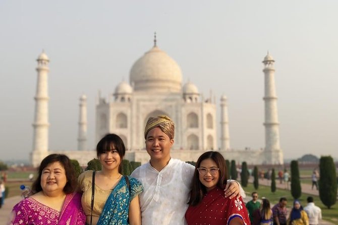 All Inclusive Taj Mahal Tour from Delhi With 5 Star Lunch - Courtyard Agra time and the shopping reality you should plan for