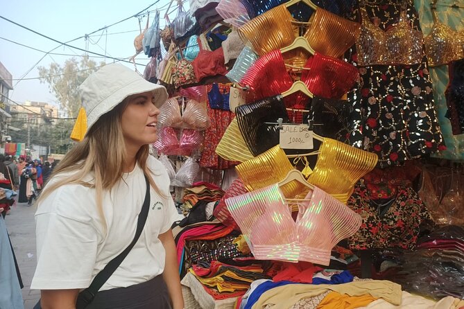 Customized Half Day or Full Day Delhi Shopping Tour with Female Consultant - A women-first shopping route through Old Delhi and South Delhi