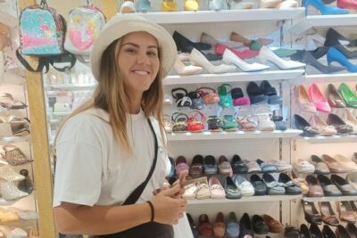 Customized Half Day or Full Day Delhi Shopping Tour with Female Consultant - Female consultant + A/C pickup: the comfort part that actually matters