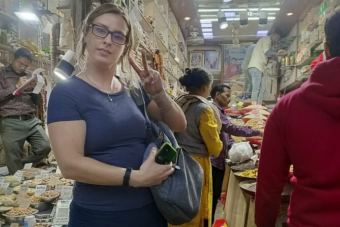 Customized Half Day or Full Day Delhi Shopping Tour with Female Consultant - Stop 2: Dariba Kalan—pearls, lanes, and the Old Delhi spine