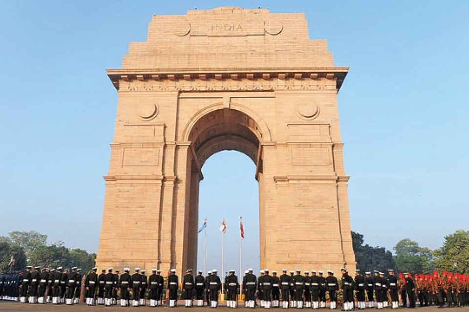 Delhi: 6-Day Golden Triangle Delhi, Agra, and Jaipur Tour - What you actually pay for: entrance fees, camera charges, and daily cash