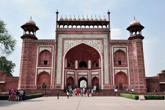 Delhi All Inclusive Half day City Tour With Guide - The Red Fort and Jama Masjid stops: why they’re worth the time