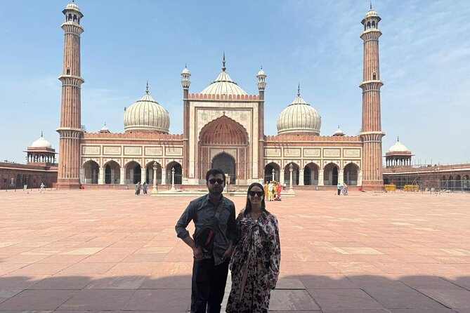 Delhi: Best 4 to 8 hour Old and New Delhi City Tour-All Inclusive - Old Delhi by rickshaw and mosque courtyards: Jama Masjid and the market weave