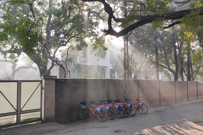 Delhi By Cycle & Old Delhi - The Ride Setup: Daryaganj Meeting Point and Getting Rolling