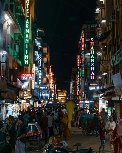 Delhi: Guided Shopping Tour Experience with Female Expert - Bargaining, Alterations, Shipping, and GST Bills: The Real Value