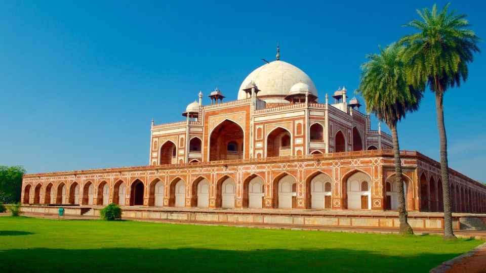 Delhi: Old and New Delhi One Day Tour - How the day flows from Old Delhi markets to New Delhi icons