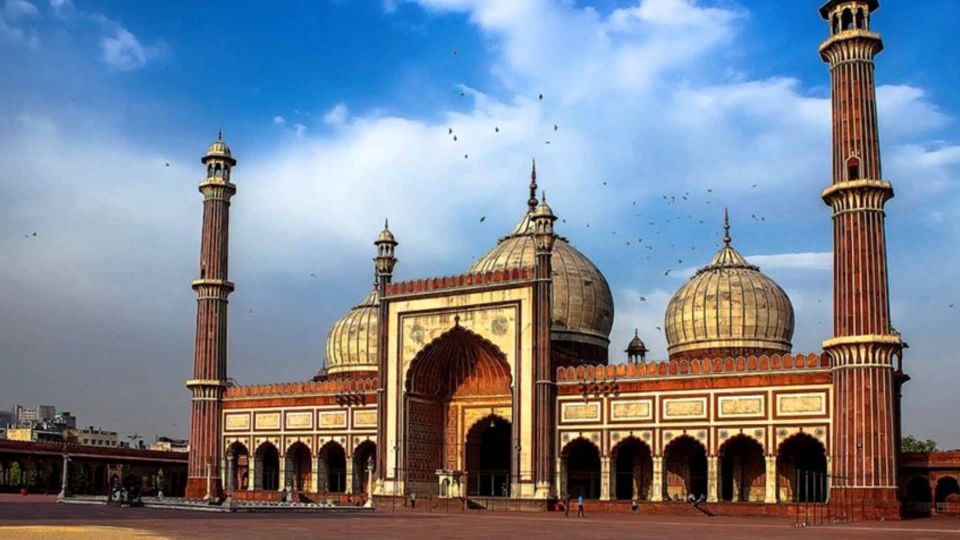 Delhi: Old and New Delhi One Day Tour - Jama Masjid and Chandni Chowk: the fastest way to feel Old Delhi