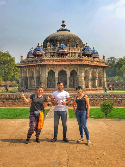 Delhi: Old and New Delhi Private Full or Half-Day Tour - Raj Ghat and the Red Fort area: memory and power in short form