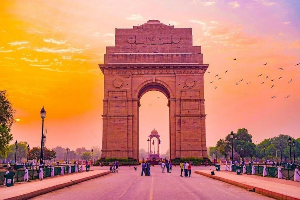 Delhi: Old Delhi City Tour with Tuk-Tuk Ride & Street Food - Old Delhi and New Delhi in one half-day rhythm