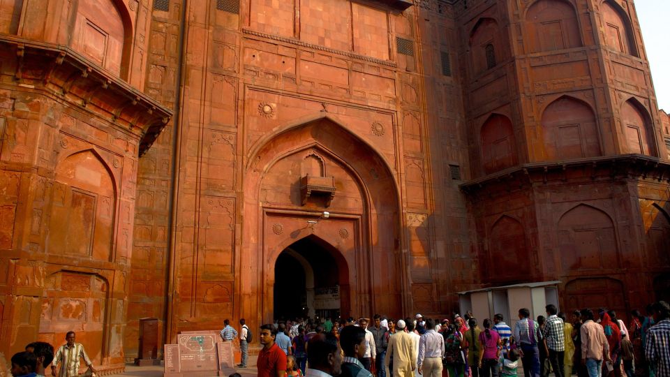 Delhi: Old Delhi City Tour with Tuk-Tuk Ride & Street Food - Red Fort: inside or outside, and what to check before you go