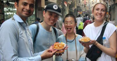 Delhi: Old Delhi Street Food Tour with Rickshaw Ride - Starting and moving through the route like a local