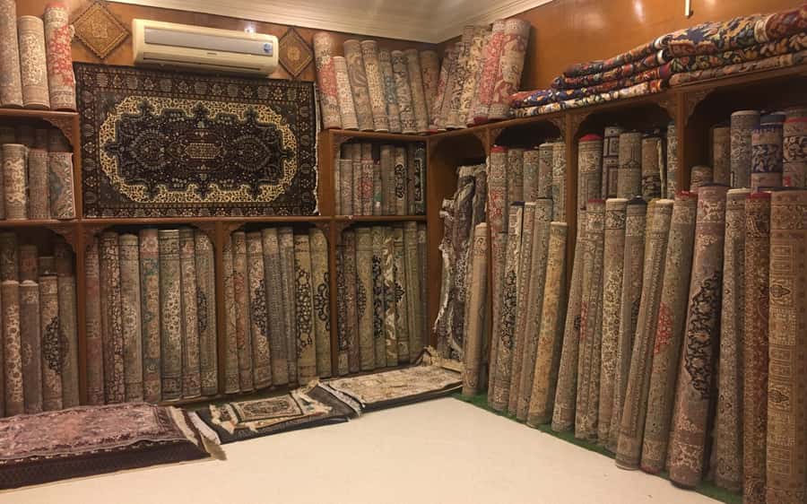 Delhi: Private Half-Day Shopping Tour with Transfer - Chandni Chowk: textiles, watches, and the Old Delhi shopping core