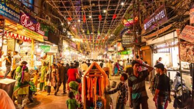 Delhi: Private Half-Day Shopping Tour with Transfer - Hotel pickup, AC car comfort, and a shopping plan that adjusts