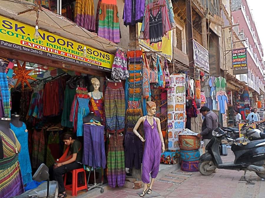 Delhi: Private Half-Day Shopping Tour with Transfer - Khari Baoli spice market: where you shop with your nose