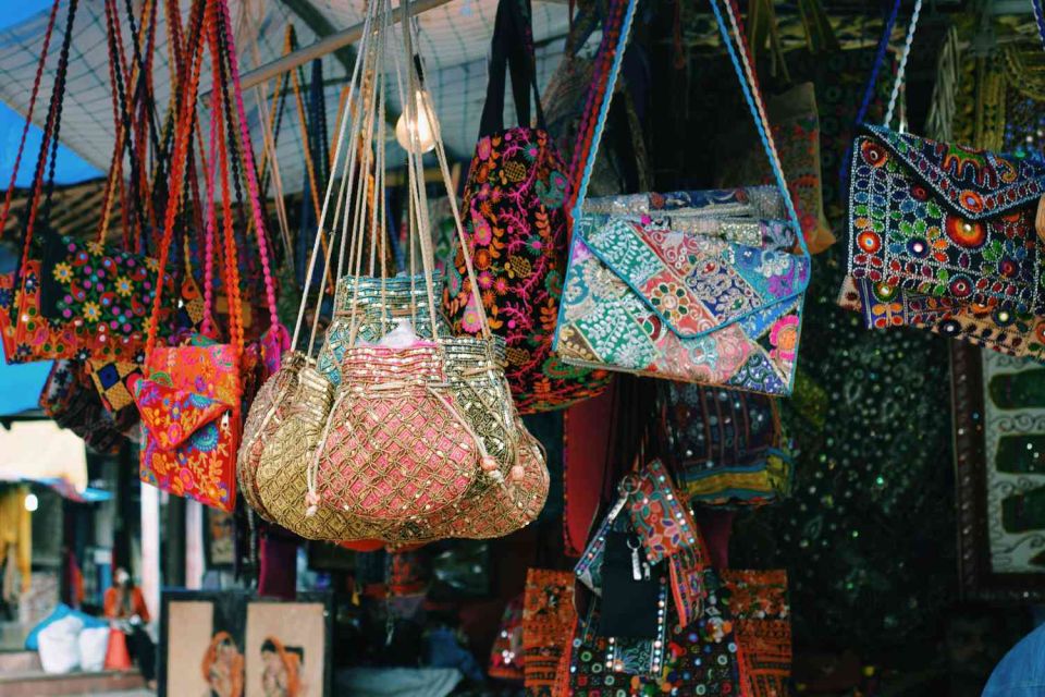 Delhi: Private Half-Day Shopping Tour with Transfer - Street food option and how to keep it safe and enjoyable