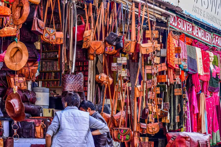 Delhi: Private Half-Day Shopping Tour with Transfer - Bargaining, decision speed, and what to bring