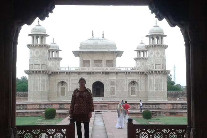 Delhi to Agra and Taj Mahal Private Day Trip by Express Train with Lunch - Agra Fort after lunch: why this pairing works