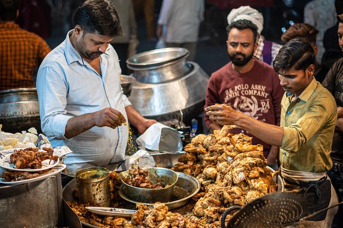 Evening Food Tour - Stop 4: Old Famous Jalebi Wala for crispy jalebi and hot samosas