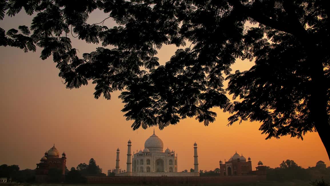 From Delhi: 4-Day Golden Triangle & Ranthambore Guided Tour - Day 2: Taj Mahal at sunrise, Agra Fort, and the Fatehpur Sikri stop