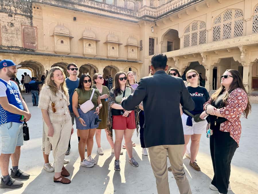 From Delhi Airport: Guided Layover Delhi City Tour - Why a Delhi airport layover tour makes sense