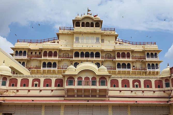 From Delhi: Same Day Amer Fort & Jaipur Tour By Car - Lunch and handicrafts: keeping the day human