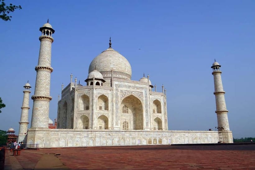 From Delhi: Taj Mahal & Agra Tour with Lunch at Marriott - Entering the Taj Mahal gates: what a guided 3-hour visit really changes