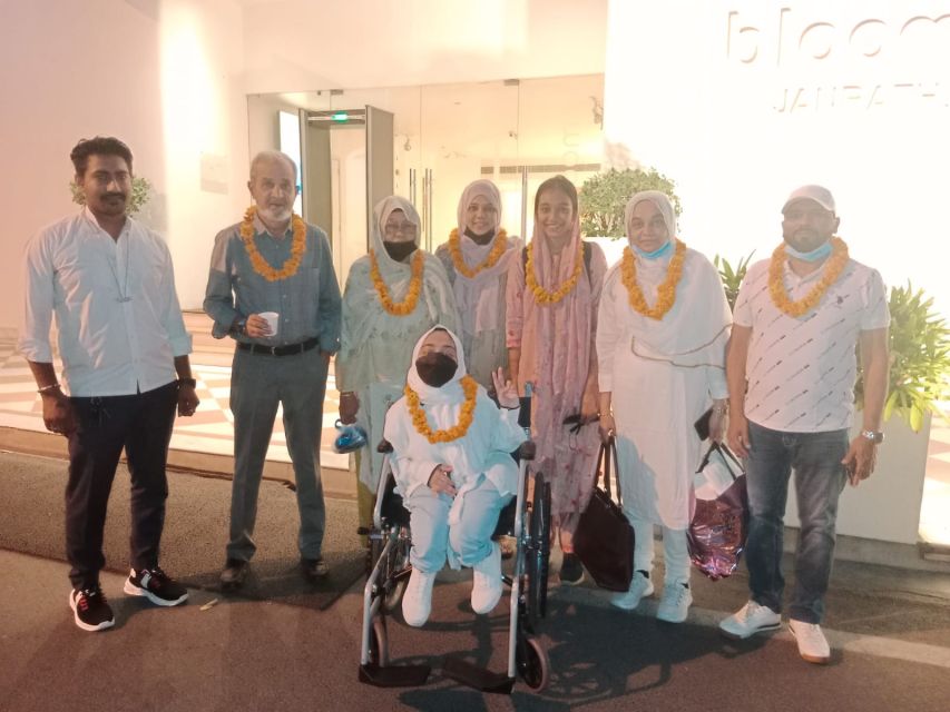 From Delhi: Taj Mahal and Agra Fort Private Sunrise Tour - Lunch at a local multi-cuisine restaurant (and what to expect)
