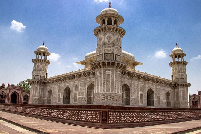 From Delhi: Taj Mahal Sunrise, Agra Fort & Baby Taj Day Tour - Taj Mahal visit: what you should watch for on your walk