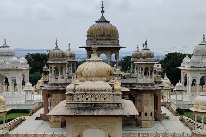 Jaipur City Day Trip from Delhi with Buffet Lunch - Panna Meena ka Kund: a short stepwell stop with big visual payoff