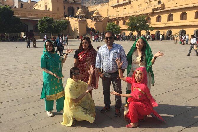 Jaipur City Day Trip from Delhi with Buffet Lunch - City Palace + buffet lunch: where the day turns into a museum visit