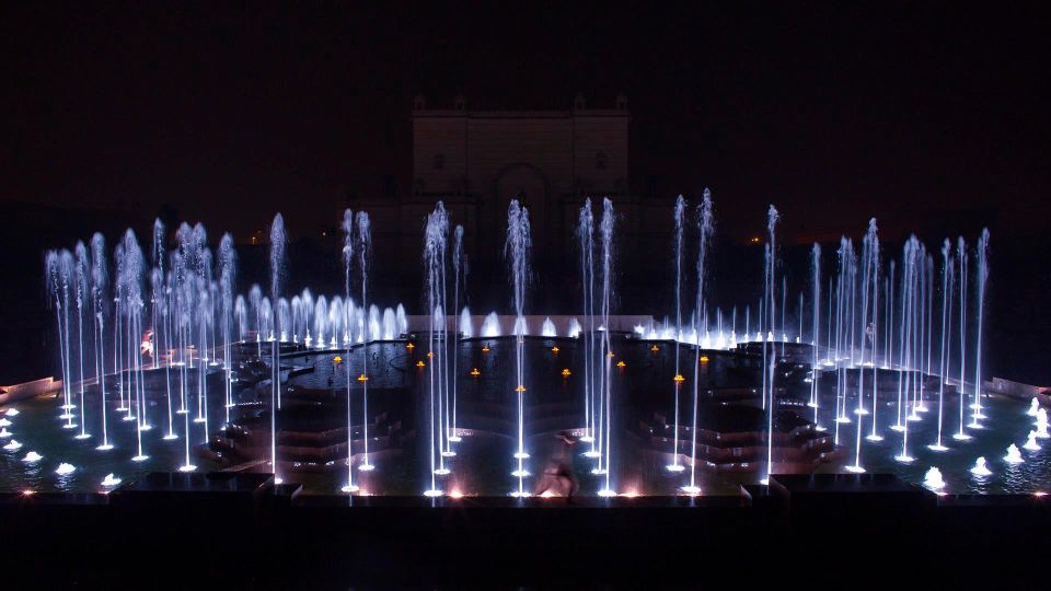 New Delhi: Akshardham Temple Light Show with Custom Add-Ons - Timing and traffic: the value of private, air-conditioned pickup