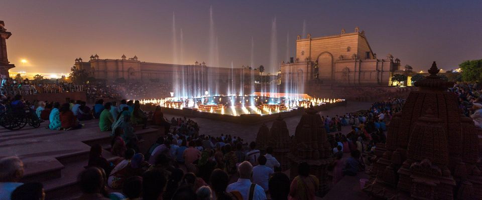 New Delhi: Akshardham Temple Light Show with Custom Add-Ons - What to expect at the temple: dress code, shoes, and electronics