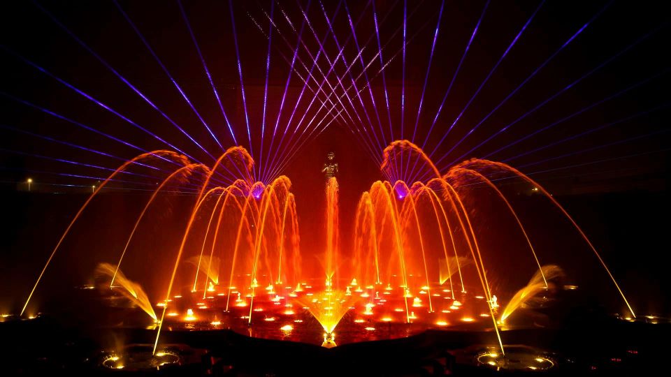 New Delhi: Akshardham Temple Tour with Water and Light Show - The 20,000-god carvings: the scale you feel in your feet