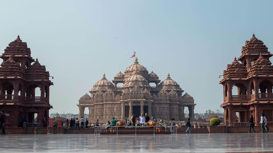 New Delhi: Akshardham Temple Tour with Water and Light Show - Practical tips: dress code, phones, and making the timing work
