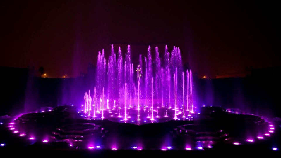 New Delhi: Akshardham Temple Tour with Water and Light Show - India Gate and Rajpath stops that make sense, even on limited time