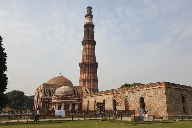 New Delhi and Old Delhi Private Tour 4-8 Hours - Customizable - The private car and guide: your schedule, not a factory line