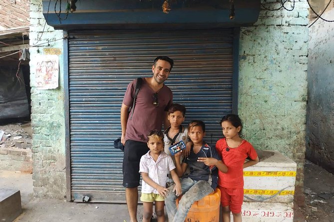 New Delhi Slum Walking Tour - Why a Zakhira Walking Tour Hits Different Than Usual Sightseeing