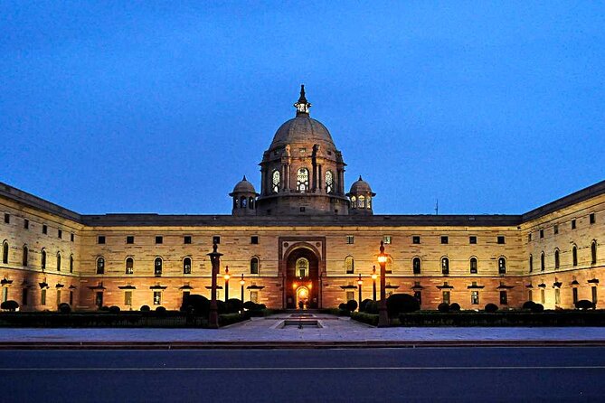 Night View of Delhi Tour - 4 Hrs - Birla Mandir (Laxmi Narayan Temple): timing is everything