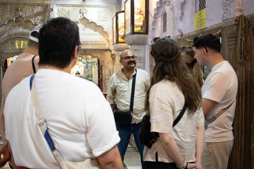 Old Delhi Food Tour: A Night Time Feast - Vegetarian Skewers With a Twist: A Plate That Challenges Assumptions