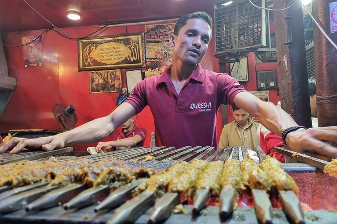 Old Delhi Night Food Tour - Kitchens & Local Stories - Stop 5: Kalan Mehal Under Mosque Lights and a Mughal-Era Dessert Finish