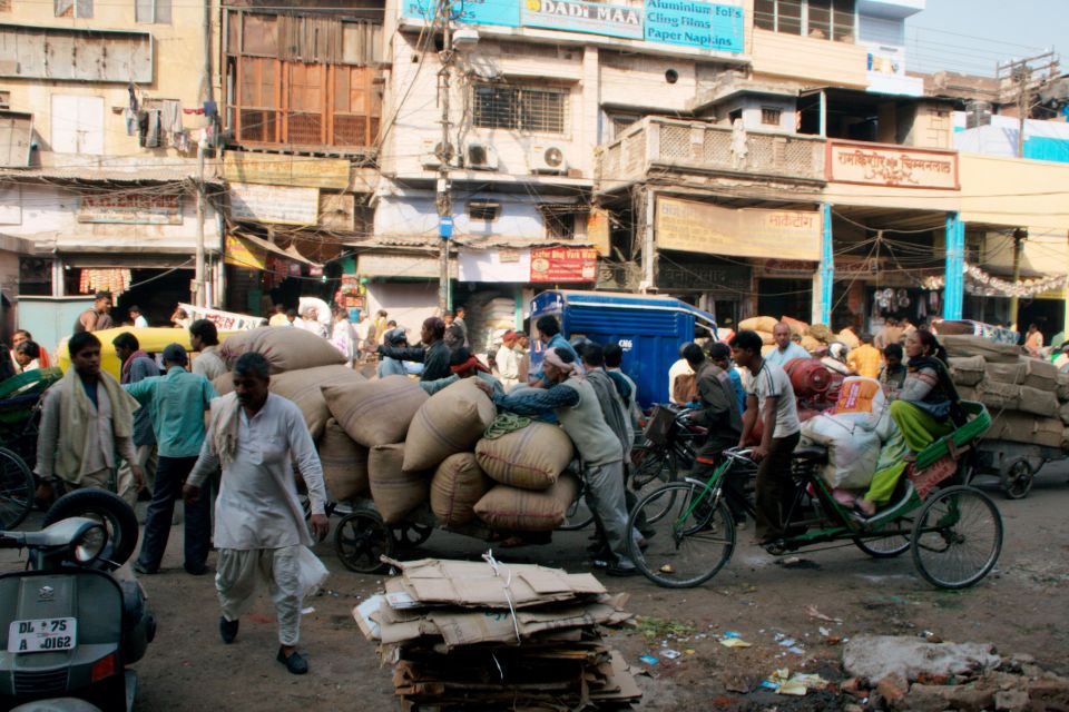 Old Delhi: Spices, Heritage and Bazaars Walking Tour - Who should book this Old Delhi spices walking tour