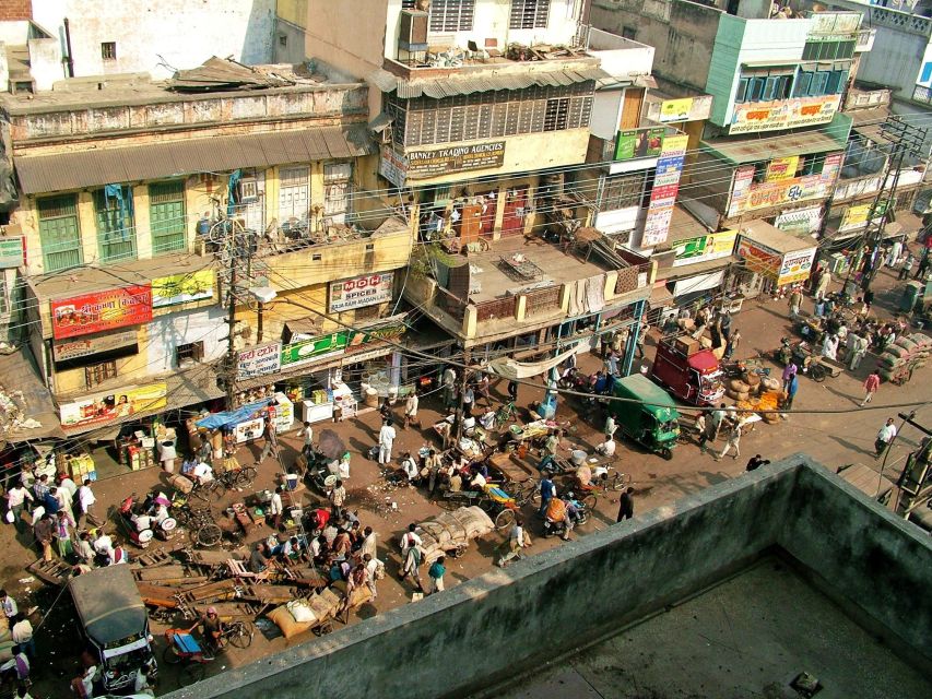Old Delhi: Spices, Heritage and Bazaars Walking Tour - Goldsmith artisans and the craft side of Old Delhi