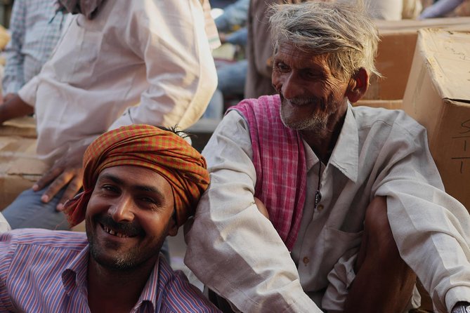 Old Delhi Street Food Tour - Rajiv Chowk start: a clean launch point in the middle of the city