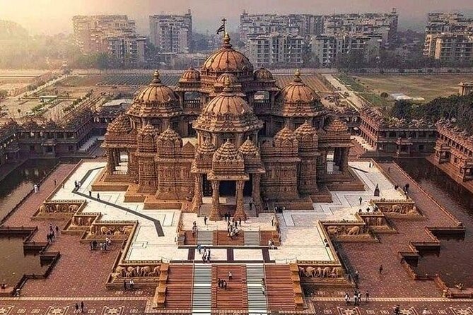 Old & New Delhi Private City Tour – Traveler’s Choice (Top Rated) - Sunheri Masjid to the Old Delhi market ride by tuk-tuk