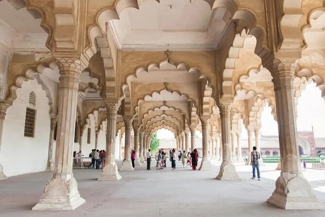 Private Agra Taj Mahal Same Day Tour By Car From Delhi - All Inclusive - Agra Fort in 1 hour: a focused look at the Mughal power center