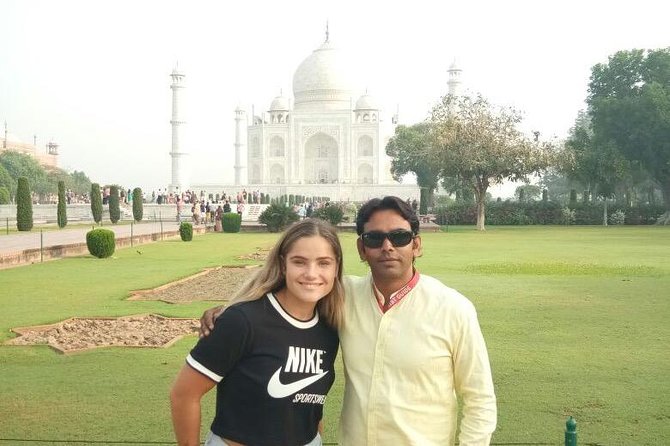 Private Agra Tour: Taj Mahal, Baby Taj & Lunch from Delhi by Car - Lunch at DoubleTree by Hilton Agra: what you should expect