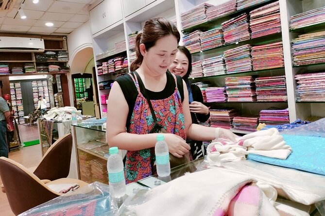 Private Customized Delhi Shopping Tour with Female Consultant - Central Cottage Industries Emporium: quality-focused gifts and home décor